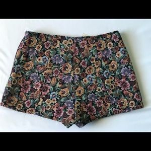 🪴2/$15🪴Mustard Seed floral shorts